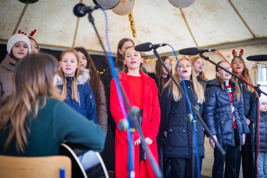 Održan prvi ''Dječji Advent na Voći'' kod zgrade Općine