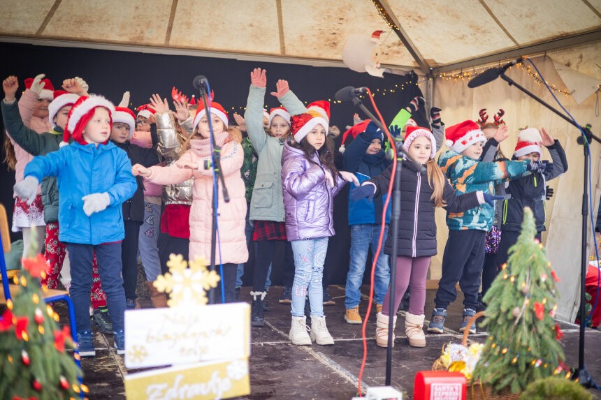 Održan prvi ''Dječji Advent na Voći'' kod zgrade Općine