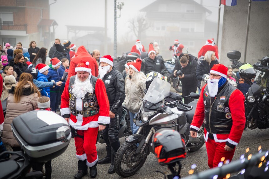 Održan prvi ''Dječji Advent na Voći'' kod zgrade Općine