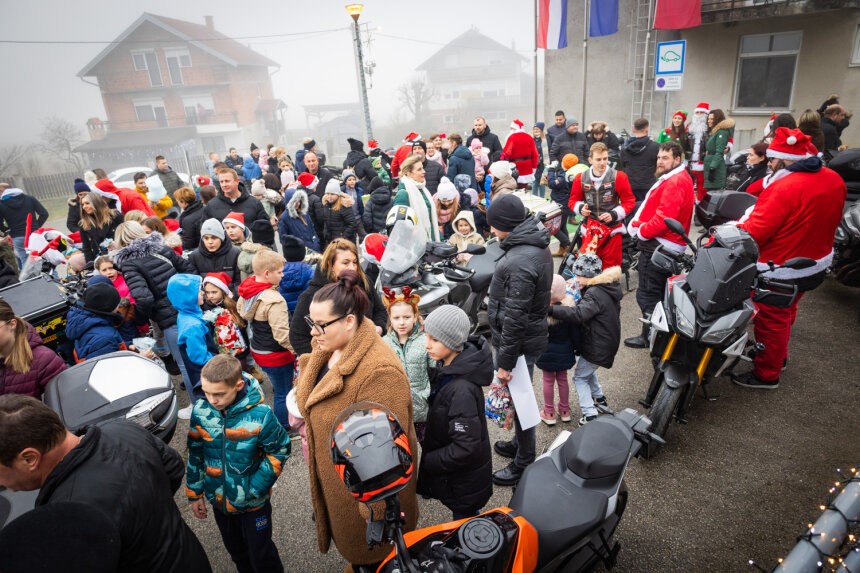 Održan prvi ''Dječji Advent na Voći'' kod zgrade Općine